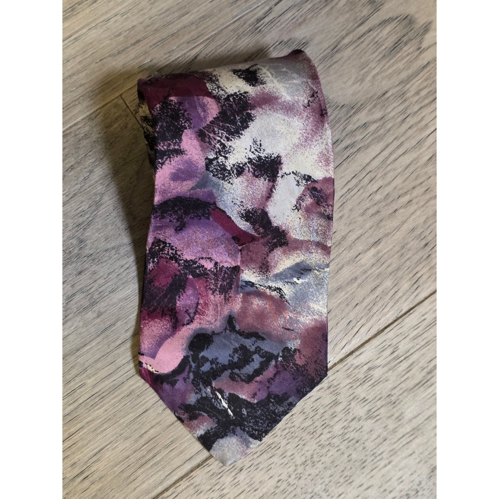 Club International Tip Top 100% Silk Tie Made in Canada | Purple Grey Abstract